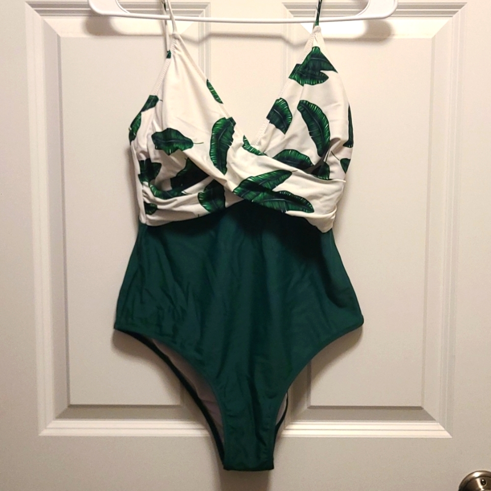 Cupshe Size Medium One Piece Green Leafy Bathing Suit.